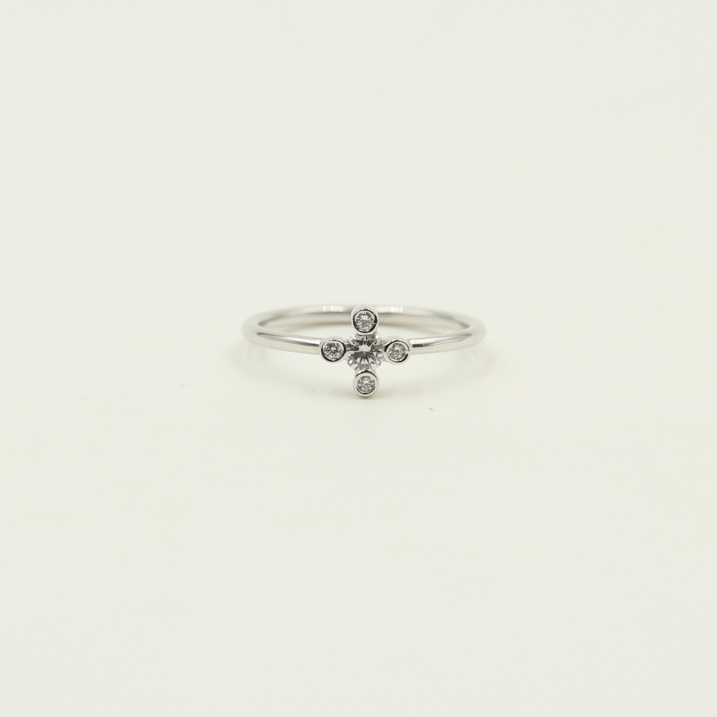 Diamantring i hvidguld