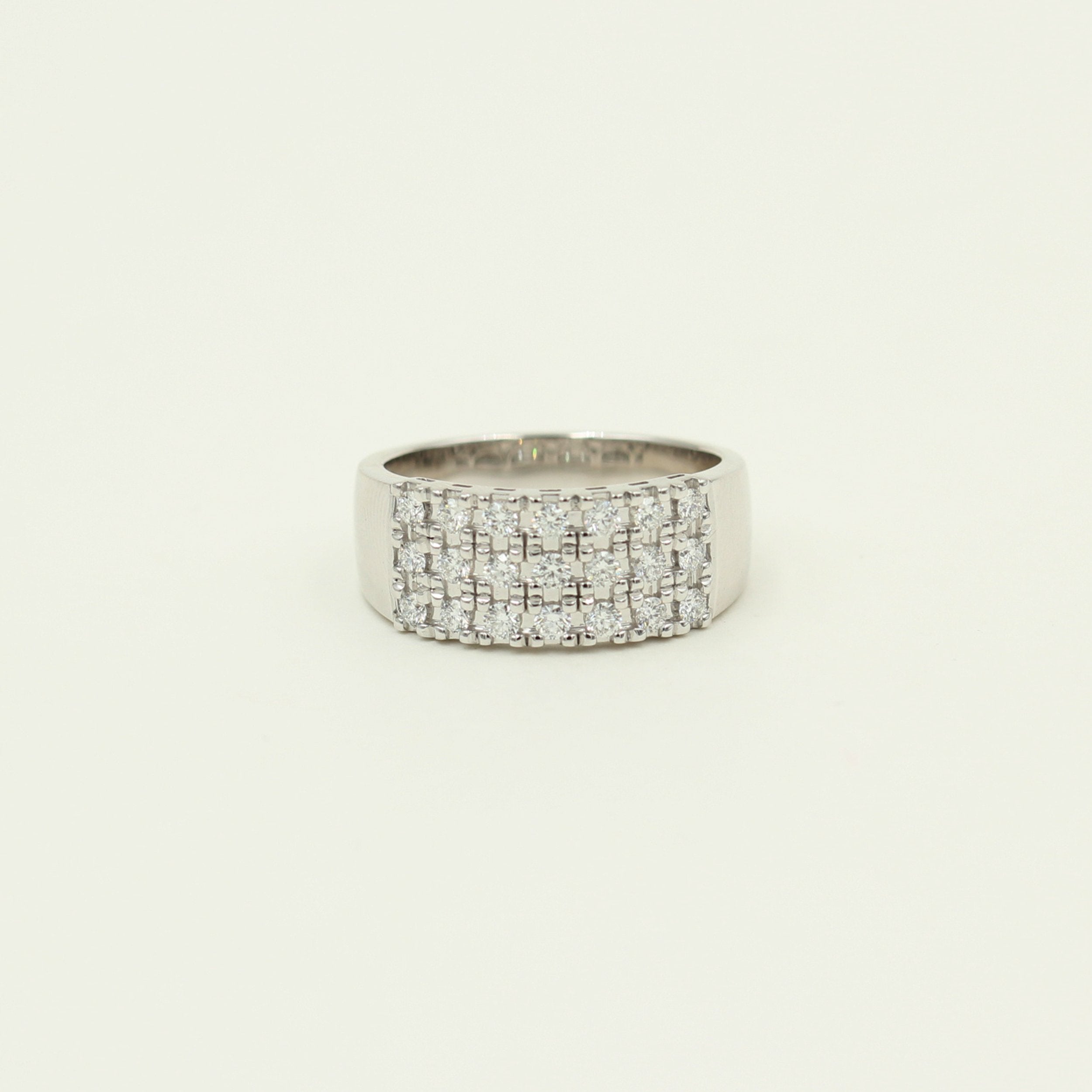 Bred diamantring med 3 rækker brillanter