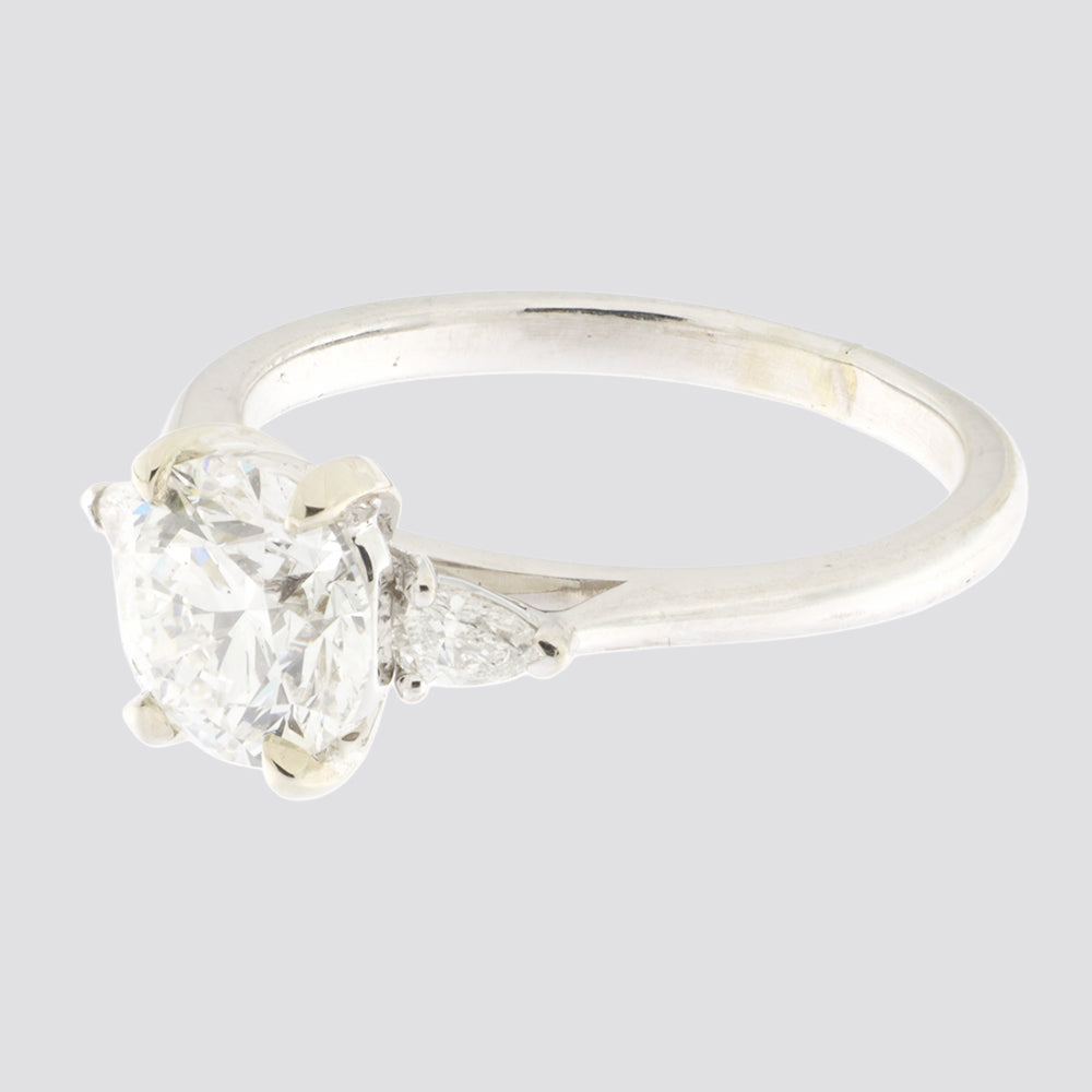 Ring 18kt 1,52ct g-si1 + 0,16ct