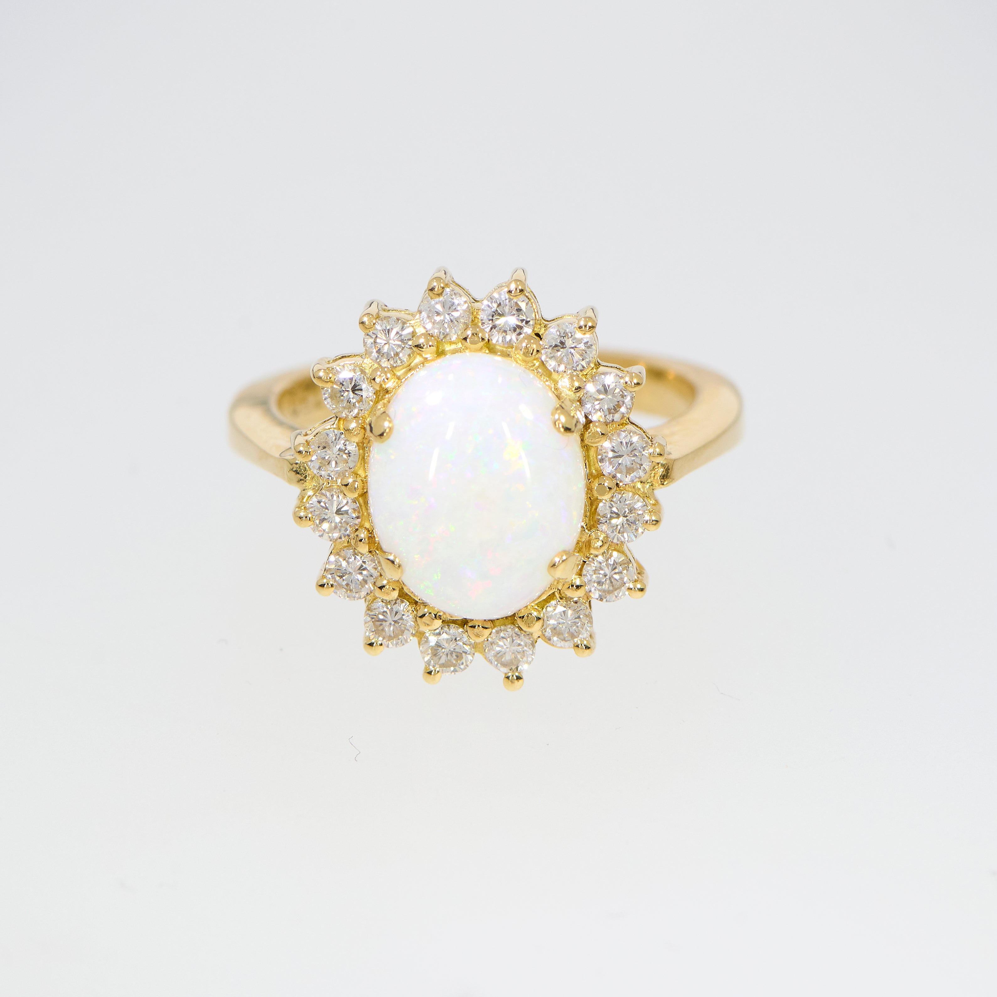 Brugt rosetring med opal og diamanter