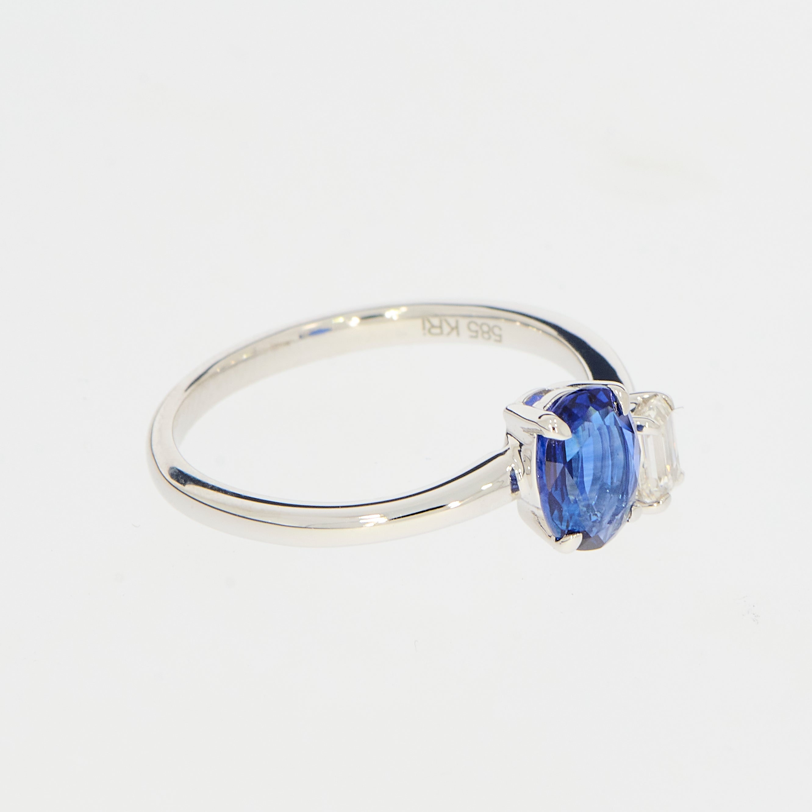 Ring m. safir og diamant