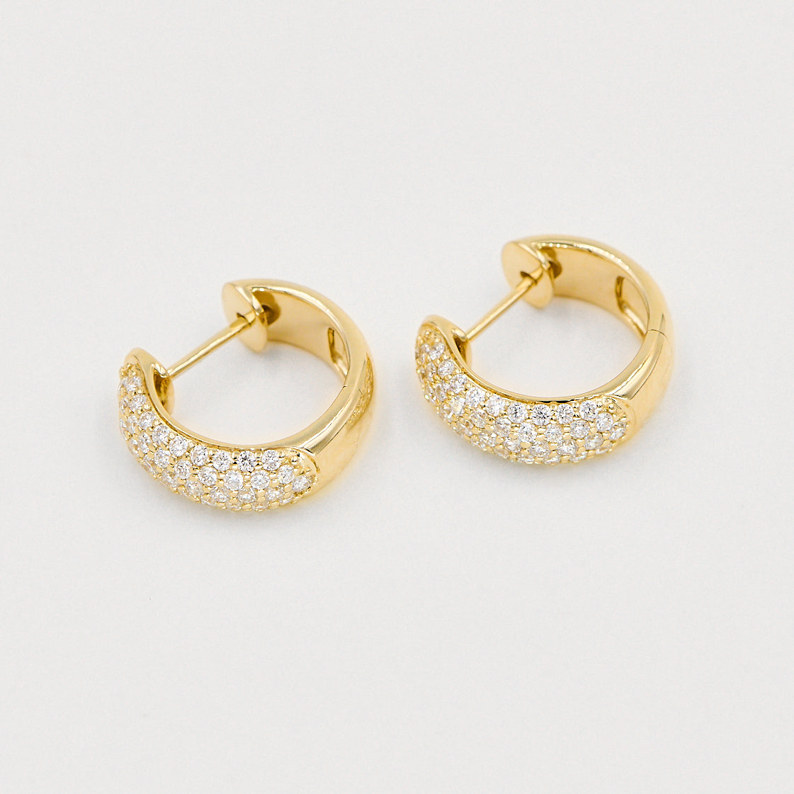 Hoops i 14 kt. guld med 0,96 ct. TW.SI diamanter