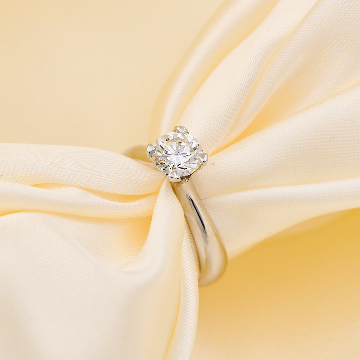 Solitairering i 18 kt. guld med 1,06 ct. F.SI2