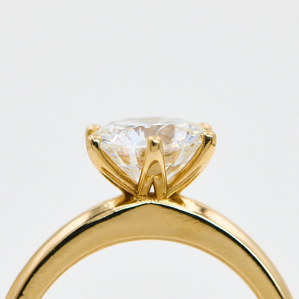 Solitairering i 18 kt. guld, 2,04 ct. H.VVS2