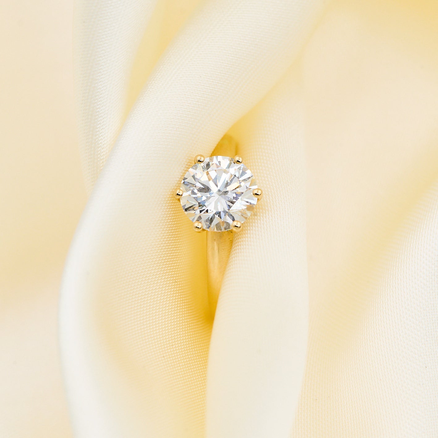 Solitairering i 18 kt. guld, 2,04 ct. H.VVS2