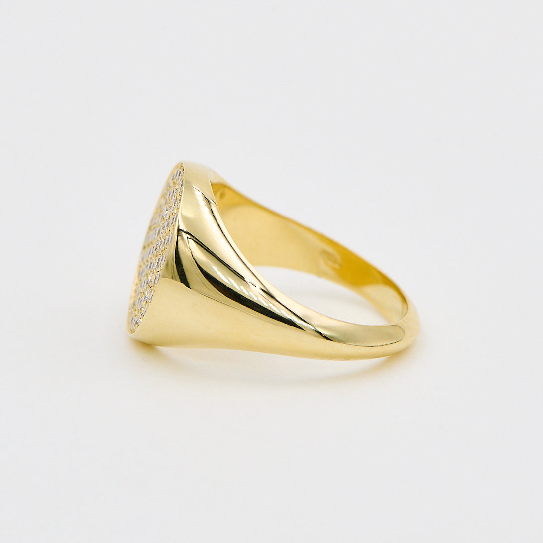 Massiv Signetring i 14 kt. guld med fuldpavéret top, i alt 0,49 ct. TW.SI diamanter