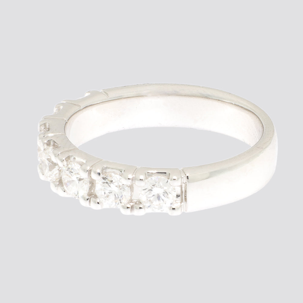 Alliancering i 14 kt. Guld eller Hvidguld med 1,05 ct. TW.SI Diamanter