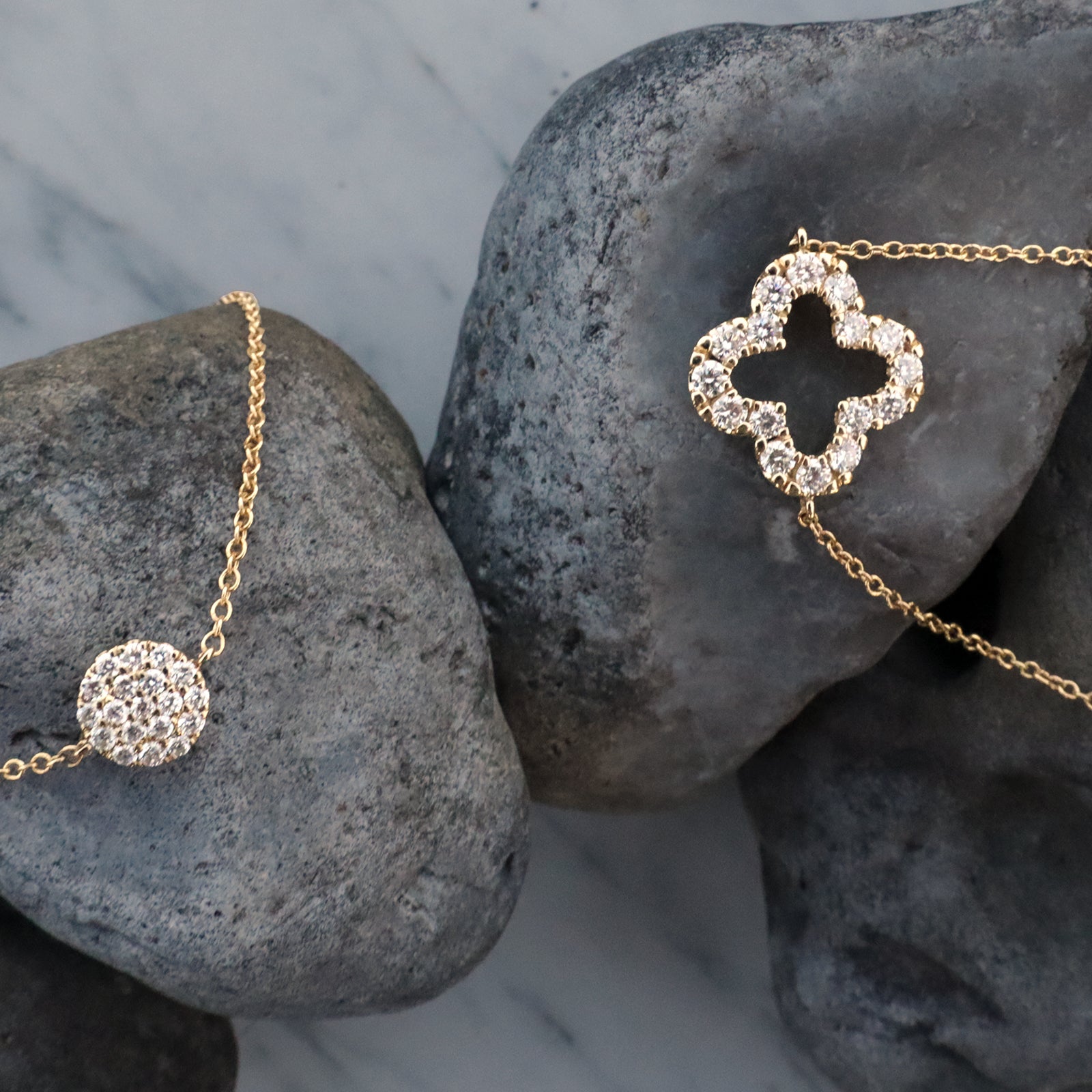 Armbånd i 9 kt. guld eller hvidguld med diamanter